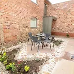 3 Bed In Oc-t33753 *